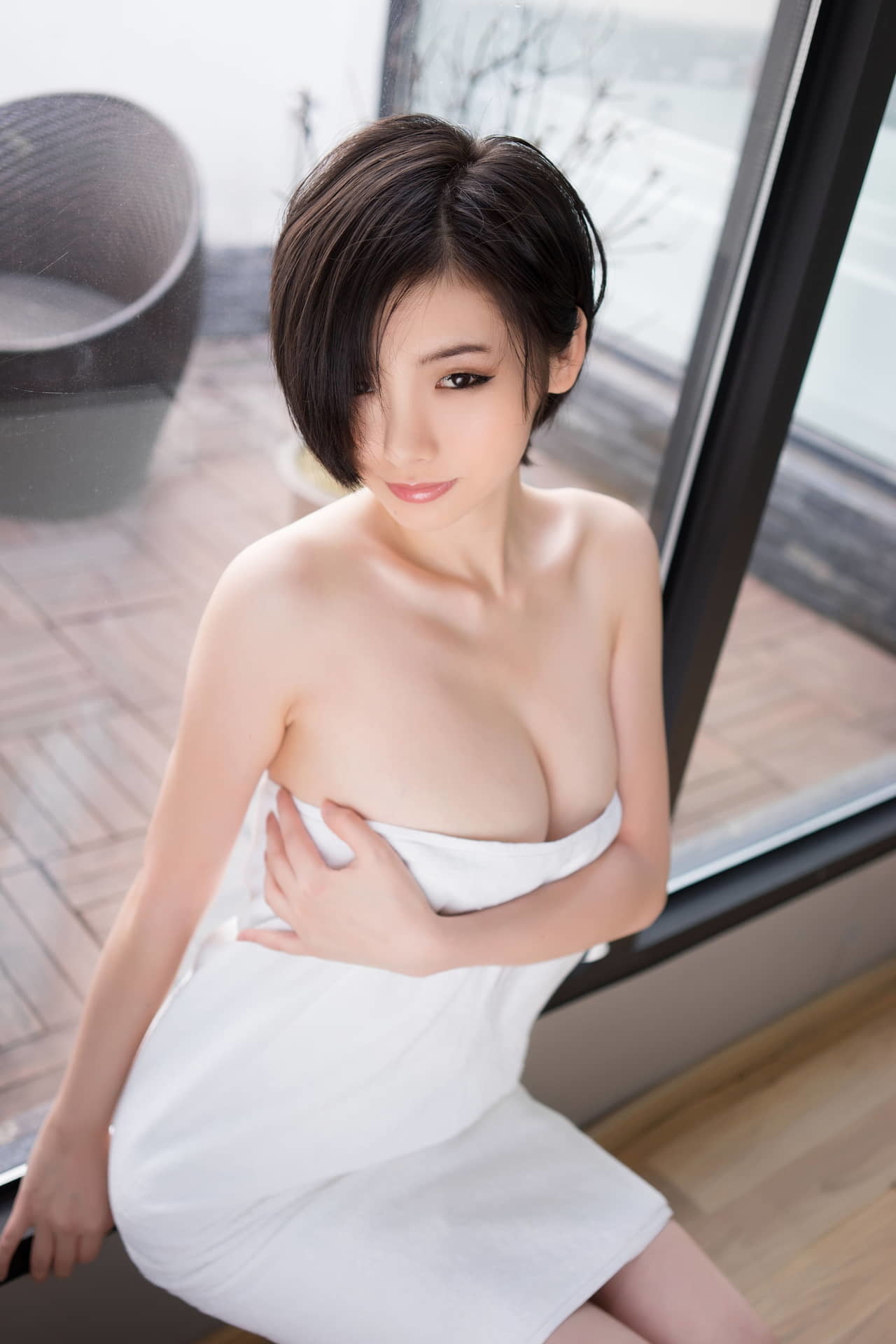 美女出浴